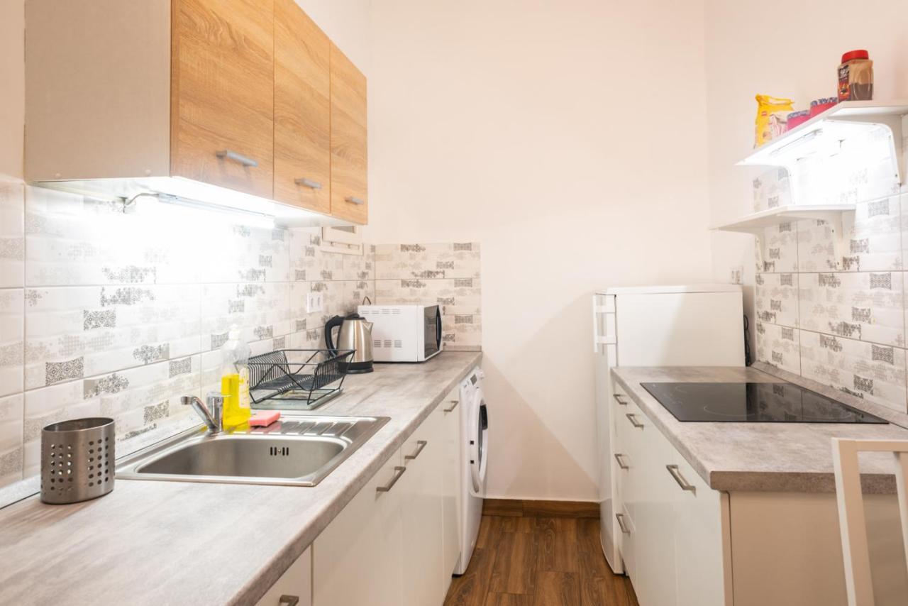 Cozy & Quiet Apartment Near Kiraly Street Free Parking, Ac, Perfect For 4 Guests! Budapeste Exterior foto