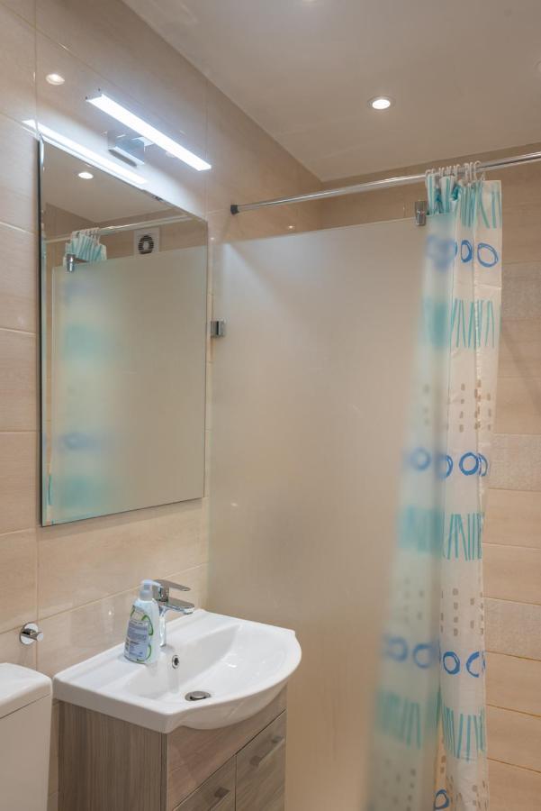 Cozy & Quiet Apartment Near Kiraly Street Free Parking, Ac, Perfect For 4 Guests! Budapeste Exterior foto